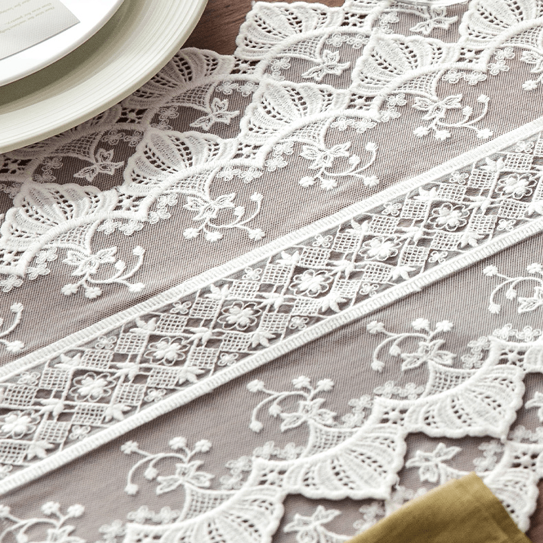 Aretha Lace Table Runner