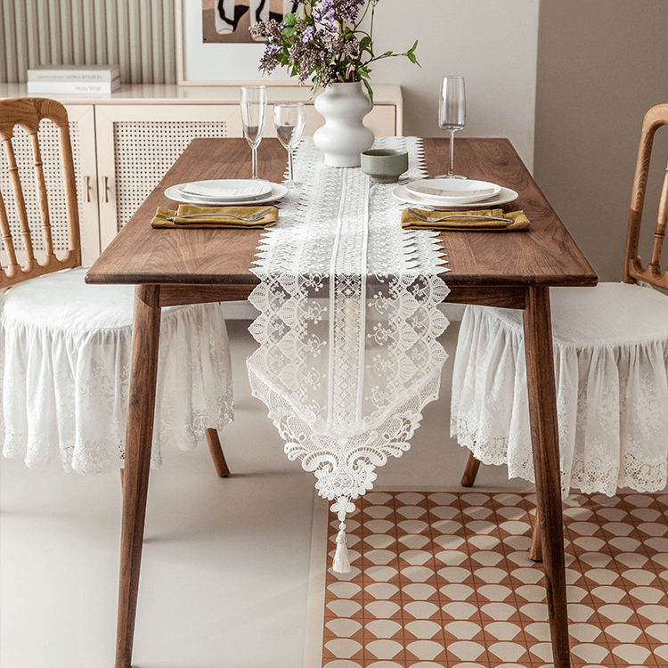 Aretha Lace Table Runner